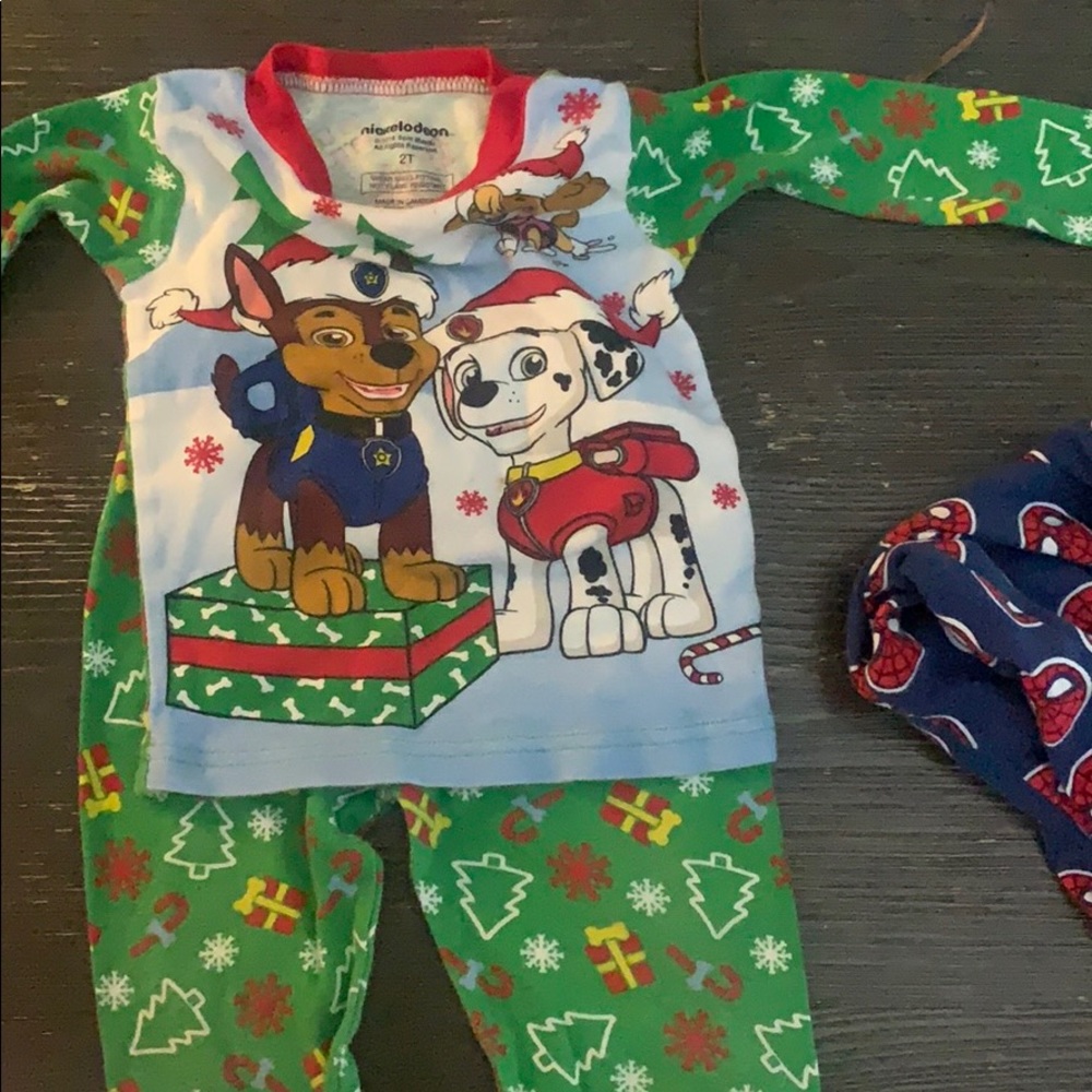 2T Boys paw patrol PJs.